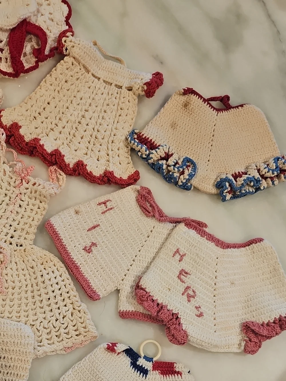 VINTAGE CROCHETED POTHOLDERS LOT OF (10)